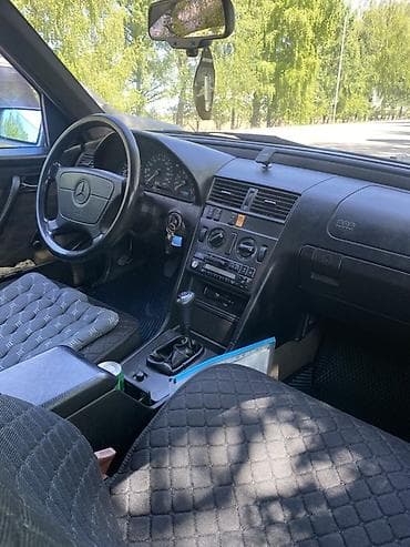 Mercedes-Benz C-Class: 1995 г., 2.2 л, Механика, Бензин, Седан