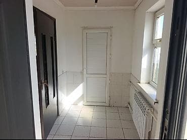 дом барачного типа: Дом с участком - Одноэтажный кирпичный дом с двускатной крышей — 10