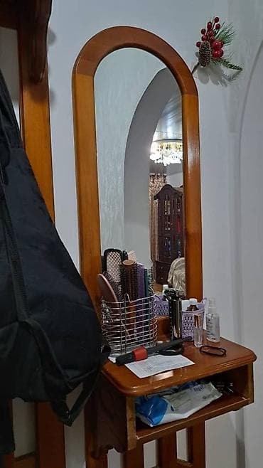 с мебелью: 1. Две люстры за 1500 с 2. Вешалка с зеркалом 1500 3. Стиральная — 6