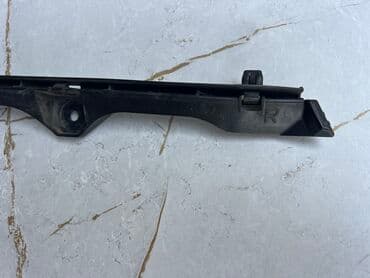 подкрыльник на ист: Крепление крыла Заднее правое Toyota, 2010 г., Б/у, Оригинал — 3