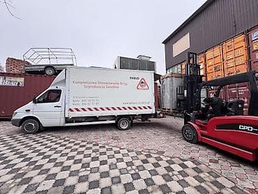 вагон кантинер: Грузовой фургон Mercedes с тентованным кузовом и гидробортом. - Тип — 3