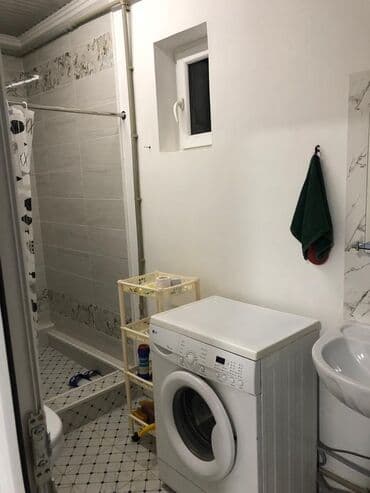 снять дом в бишкеке на долгий срок: 37 кв. м, 2 бөлмө, Брондолгон эшиктер — 1