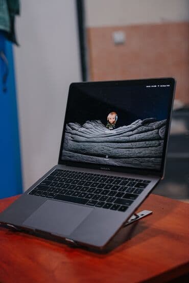 Ноутбук, Apple, 16 ГБ ОЗУ, Intel Core i7, 13.1 ", Б/у, Для работы, учебы, память SSD