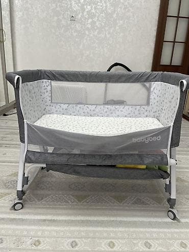 мобиль в кроватку: Детская приставная кроватка, С колесиками, цвет - Серый — 5