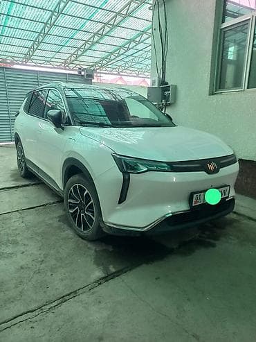 червяк 2107: Продаю Белый электрический кроссовер Weltmeister W6,тёмный салон в — 1