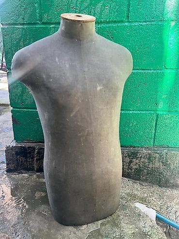 вещалка для одежды: Торсы манекенов для демонстрации одежды. - Формат: верхняя часть тела — 2