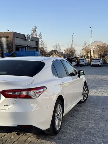 купить тойоту альфард в рассрочку в бишкеке: Toyota Camry: 2018 г., 2.5 л, Автомат, Бензиновая, Седан — 6