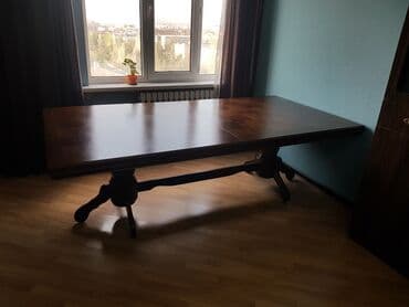 Обеденный стол,раздвижной,производство Малайзия. Длинна 2,40м(в at lalafo.kg Обеденный стол,раздвижной,производство Малайзия. Длинна 2,40м(в