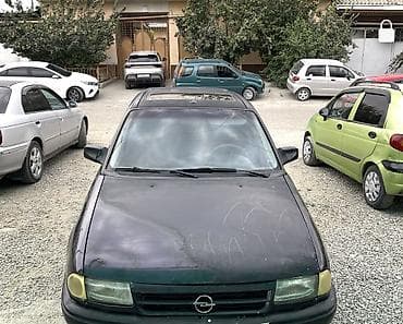 roewe ei5: Opel Astra: 1993 г., 1.6 л, Механика — 1