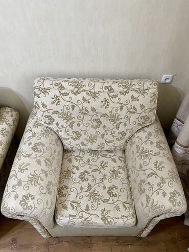 мяхкая мебел: Очень мягкие красивык кресела в классическом стиле. Характеристики: - — 8