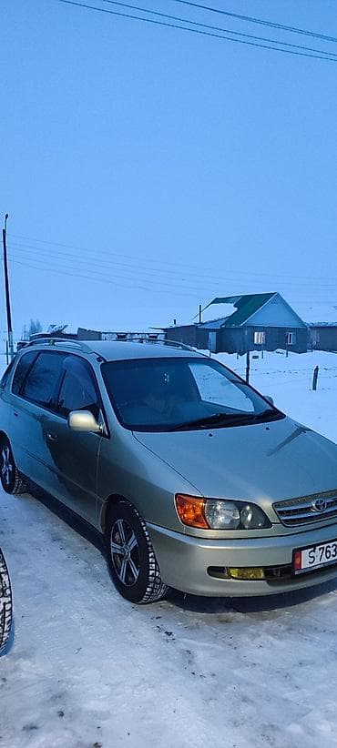 Toyota Ipsum: 2001 г., 2 л, Автомат, Бензин, Вэн/Минивэн — 7