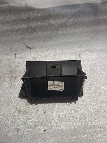 коробка на ипсум: Ящик-органайзер в центральной панели (верхняя ниша с крышкой) для — 2