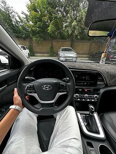 салквн тор: Hyundai Elantra: 2020 г., 1.6 л, Автомат, Гибрид, Седан — 5