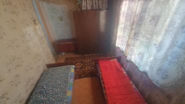 кара жыгач дом продаю: Двухэтажный кирпичный дом с застекленной верандой и навесом у входа — 5