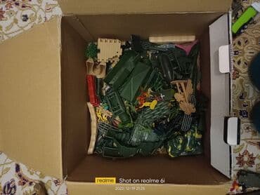 дом палатки: Продаю игрушечный солдат. Набором всех. Палаток -3 шт. Полевых — 1