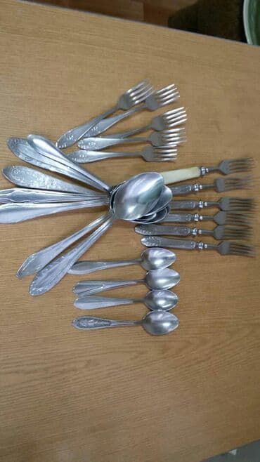 контейнер для блюд: Продаю посуду б/у разнобой, только то, что на фото. Цена договорная — 3