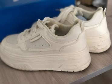 nike react: Кроссовки Warrior, повседневные, цвет: молочно‑белый. - Дизайн — 2
