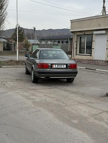 авид 80: Audi 80: 1993 г., 2 л, Механика, Бензин, Седан — 4