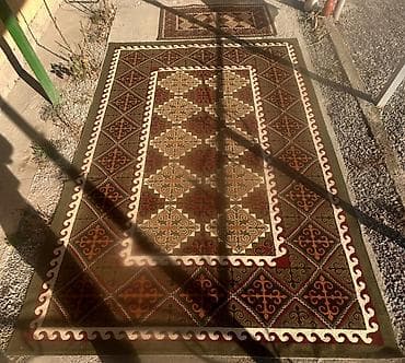 Төшөктөр: Килем 300 * 200 — 2