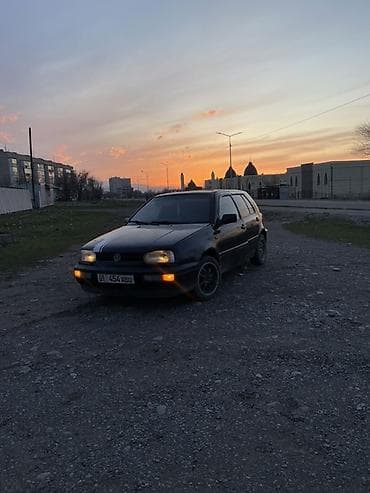 Продажа авто: Volkswagen Golf: 1993 г., 1.8 л, Механика, Бензин, Хэтчбэк — 3
