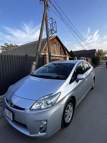 prius: Toyota Prius: 2011 г., 1.8 л, Вариатор, Гибрид, Хэтчбэк — 4