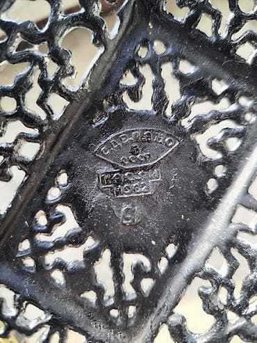 Декор и интерьер: Ажурная металлическая шкатулка/ларец в стиле литой ковки. - Материал — 2