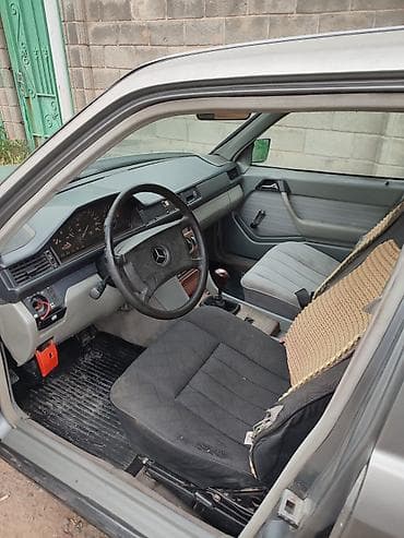 панель 124 мерс: Mercedes-Benz W124: 1988 г., 2.3 л, Механика, Бензин, Седан — 5