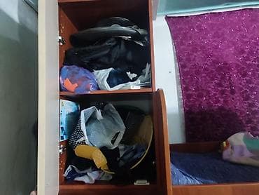 велосипед с амортизатором: Двухъярусная детская кровать, Б/у, ЛДСП, цвет - Коричневый — 1