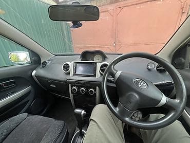 Toyota: Toyota Ist: 2003 г., 1.5 л, Автомат, Хэтчбэк — 4