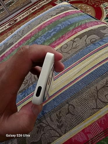 3d устройства 3d сканеры: Кнопочный смартфон с Android и сенсорным дисплеем - Форм‑фактор — 5