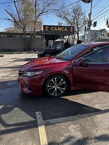 kia seltas: Toyota Camry: 2018 г., Седан — 2