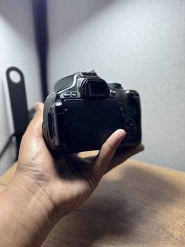 Canon EOS 600D с объективом Canon Zoom Lens EF-S 18–55mm. Зеркальная — 5