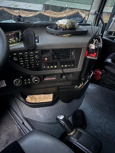 ki 5: Тягач, Volvo, 2018 г., Шторный — 5