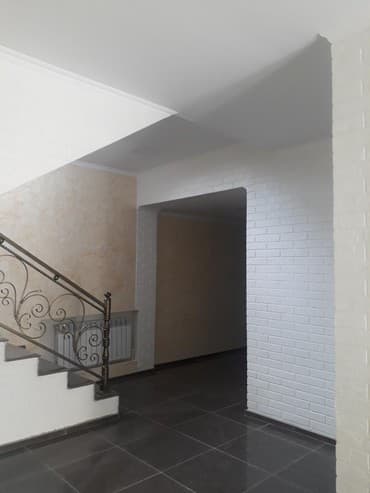 продаю офис 107 м² с ремонтом с мебелью административное здание 1 этаж: Сдаю новые офисные помещения.Район Алматинка Южная магистраль. Евро — 2