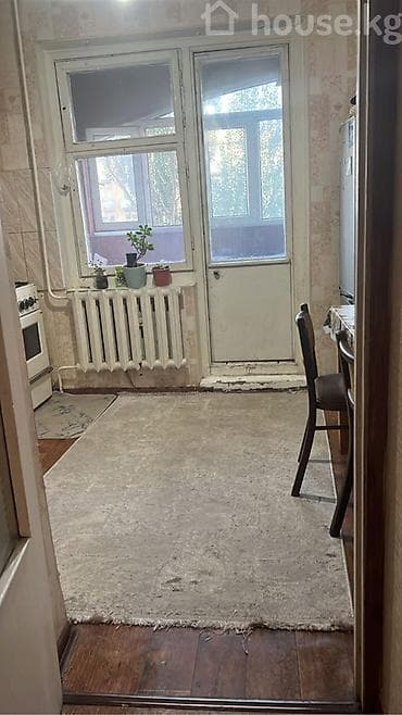 3 мкр: 3 комнаты, 70 м², 3 этаж, Старый ремонт — 5