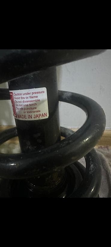 supra a80: Комплект амортизаторов Toyota — 3