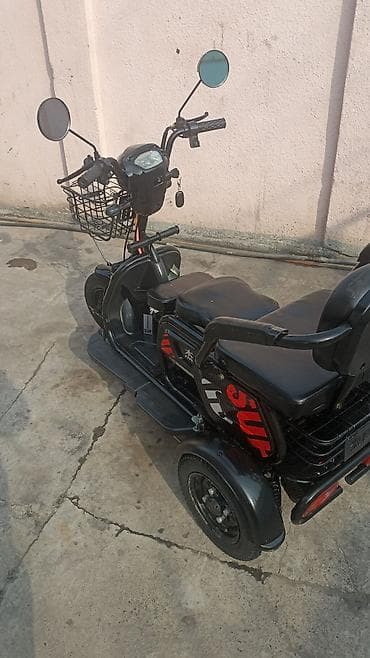 электрокар взрослый: Электрический трёхколёсный скутер (трицикл) с двумя рядами сидений. 48 — 3