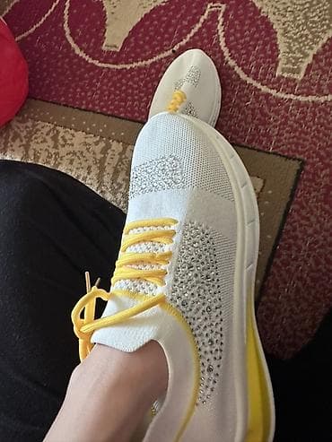 одежды для подростков: Кроссовки женские, бело‑жёлтые - Верх: дышащий трикотажный текстиль — 2