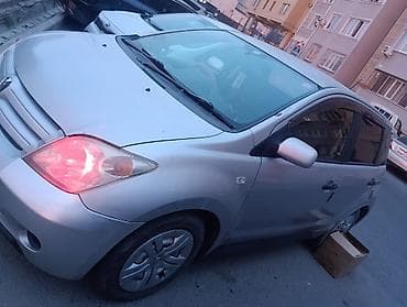 Продажа авто: Toyota Ist: 2002 г., 1.3 л, Автомат, Бензин, Хэтчбэк — 2