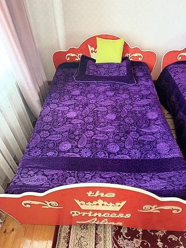 Дом и сад: Детская кровать с матрасом (новые) 2шт (1,5м на 2м)= каждая 8000сом — 3