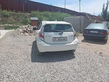 Продажа авто: Toyota Prius C: 2016 г., 1.5 л, Автомат, Гибрид, Хэтчбэк — 4
