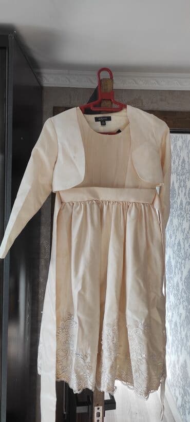 купить куклу фарфоровую: Детское платье, цвет - Белый, Б/у — 1