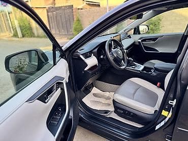 Унаа: Toyota RAV4: 2021 г., 2.5 л, Вариатор, Гибрид, Кроссовер — 10