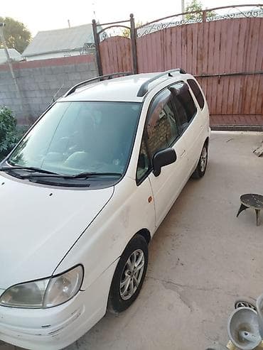 крыло на камри 55: Toyota Corolla Spacio: 2000 г., 1.6 л, Автомат, Бензин, Минивэн — 2