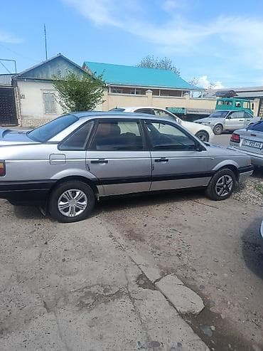 Volkswagen Passat: 1990 г., 1.8 л, Ручные, Бензин, Седан
