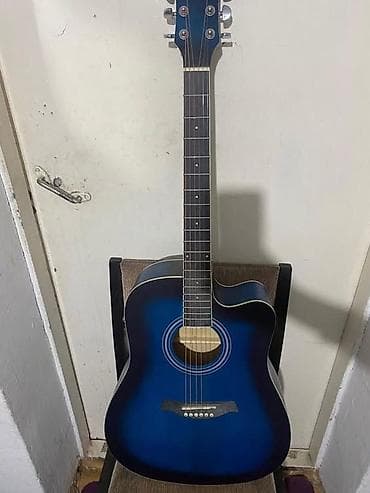 Музыкальные инструменты: Акустическая гитара дредноут с вырезом (cutaway), 6 струн. Корпус с — 1