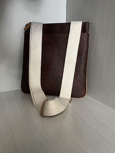 барсетки майкл корс: Барсетка - Формат: вертикальная планшетка/кроссбоди. - Материал — 4