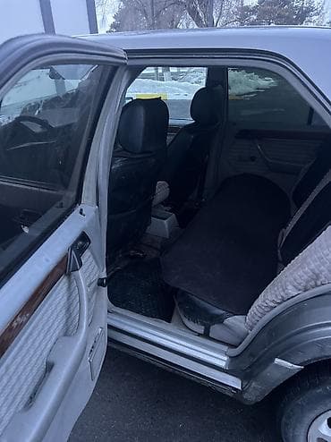 мазда старушка 626: Mercedes-Benz W124: 1990 г., 2.3 л, Механика, Бензин, Седан — 8