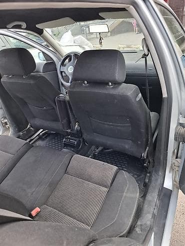 Унаа сатуу: Volkswagen Golf: 2003 г., 2 л, Кол менен иштөөчү, Бензин, Хетчбек — 7