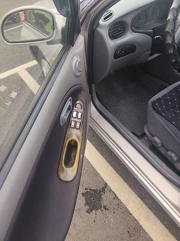 Hyundai Elantra: 1999 г., Седан — 7